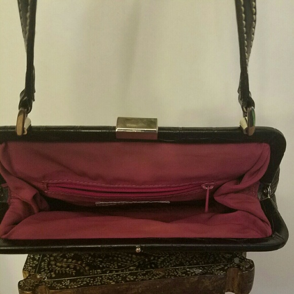 Tommy Hilfiger mini vantage purse - Picture 4 of 8